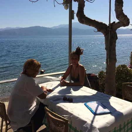 Blumenhaus * Paralia Sergoulas